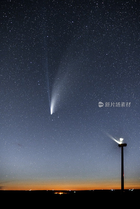 C/2020 F3 (NEOWISE) on north Saskatchewan, canada